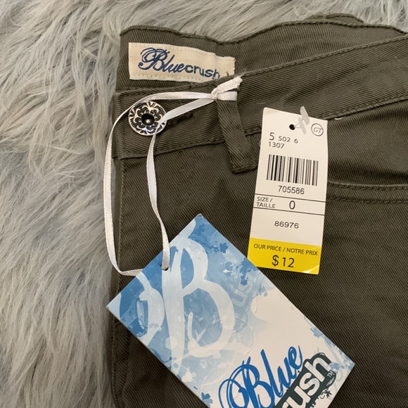 Shorts - Picture 3 of 3